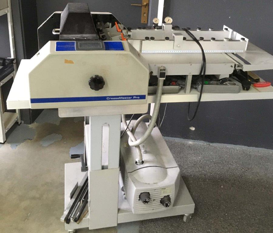 Graphic Whizard CreaseMaster Pro with suction feeder - Falsemaskin: bilde 1 Graphic Whizard CreaseMaster Pro with suction feeder - Falsemaskin: bilde 1