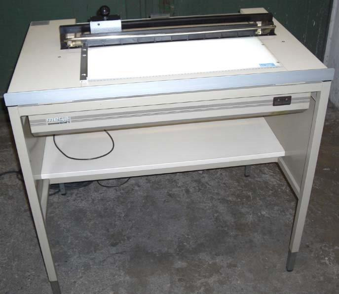 Mega steel cutter 699-2 on light table with waste box - Papirskjæremaskin: bilde 4 Mega steel cutter 699-2 on light table with waste box - Papirskjæremaskin: bilde 4