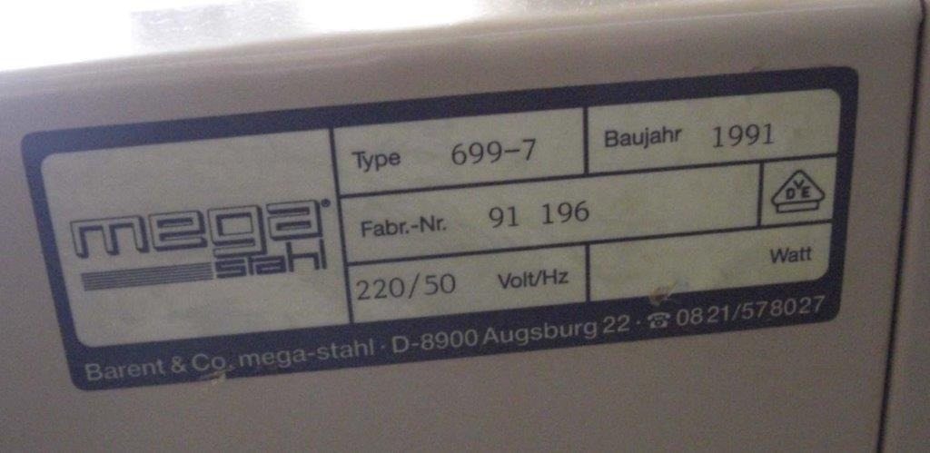 Mega steel cutter 699-2 on light table with waste box - Papirskjæremaskin: bilde 3 Mega steel cutter 699-2 on light table with waste box - Papirskjæremaskin: bilde 3