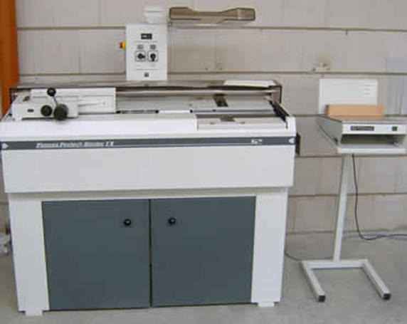 Planax Perfect Binder F II Cold Glue Binding Machine - Innbindingsmaskin: bilde 1 Planax Perfect Binder F II Cold Glue Binding Machine - Innbindingsmaskin: bilde 1