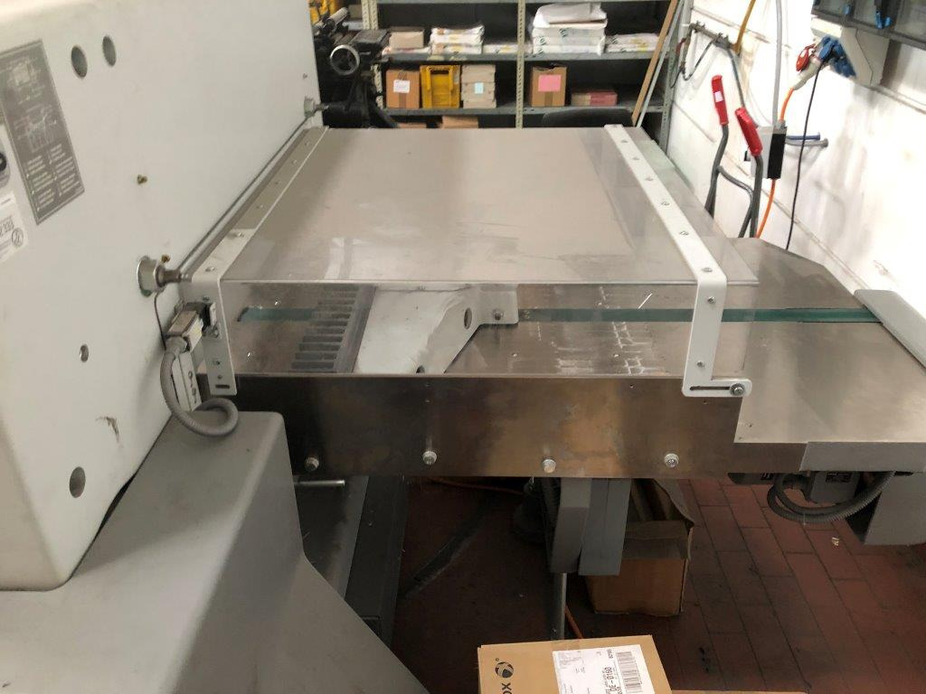 Polar 92 XT high-speed cutting line with RA-2 vibrator, optional LW 450 lift and counting scale - Papirskjæremaskin: bilde 2 Polar 92 XT high-speed cutting line with RA-2 vibrator, optional LW 450 lift and counting scale - Papirskjæremaskin: bilde 2