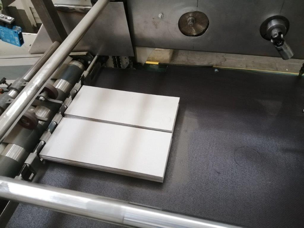 Werner Achilles Sondermaschinenbau - automatic mobile feeder for paper / cardboard - small size up to 50x60 cm - Falsemaskin: bilde 4 Werner Achilles Sondermaschinenbau - automatic mobile feeder for paper / cardboard - small size up to 50x60 cm - Falsemaskin: bilde 4