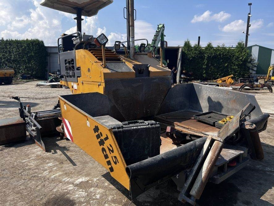 Volvo TITAN 125 - Asfaltutlegger: bilde 2 Volvo TITAN 125 - Asfaltutlegger: bilde 2