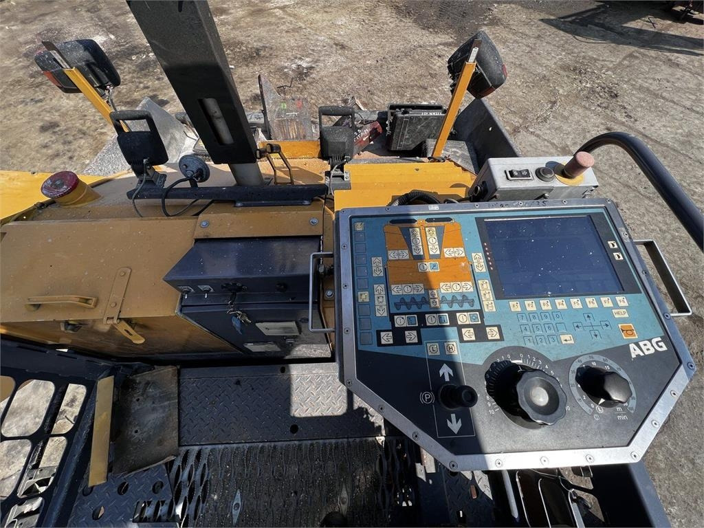 Volvo TITAN 125 - Asfaltutlegger: bilde 5 Volvo TITAN 125 - Asfaltutlegger: bilde 5