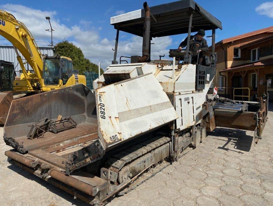 Volvo TITAN 6820 - Asfaltutlegger: bilde 4 Volvo TITAN 6820 - Asfaltutlegger: bilde 4