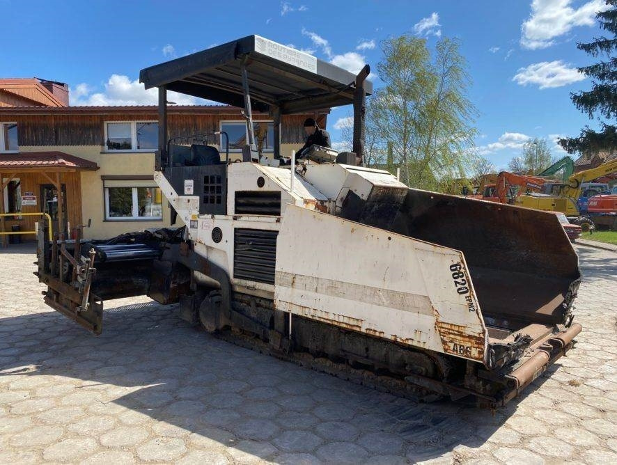 Volvo TITAN 6820 - Asfaltutlegger: bilde 1 Volvo TITAN 6820 - Asfaltutlegger: bilde 1