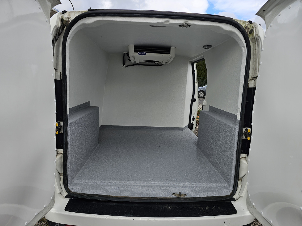 OPEL COMBO MAXI LONG CHLODNIA MROZNIA CARRIER KLIMA EURO6 - Kjølebil: bilde 2 OPEL COMBO MAXI LONG CHLODNIA MROZNIA CARRIER KLIMA EURO6 - Kjølebil: bilde 2