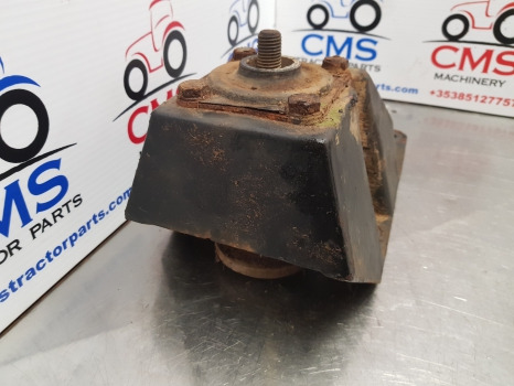 Case 5140, 5120, 5130, 5150, 5220, 5250, Cab Support Mounts 1531800c1 - Førerhusfjæring: bilde 4 Case 5140, 5120, 5130, 5150, 5220, 5250, Cab Support Mounts 1531800c1 - Førerhusfjæring: bilde 4