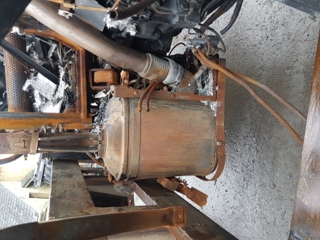 Case Maxxum 115, 125, 145 Steyr Profi 4115, 4125 Engine Exhaust Muffler 47828013 - Lyddemper for Traktor: bilde 1 Case Maxxum 115, 125, 145 Steyr Profi 4115, 4125 Engine Exhaust Muffler 47828013 - Lyddemper for Traktor: bilde 1