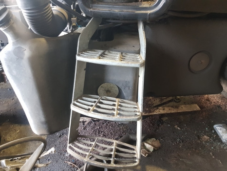 Deutz Fahr Agrotron M620,ttv,mk3, Cab Footstep 04428714.4/10 - Fottrinnet: bilde 1 Deutz Fahr Agrotron M620,ttv,mk3, Cab Footstep 04428714.4/10 - Fottrinnet: bilde 1