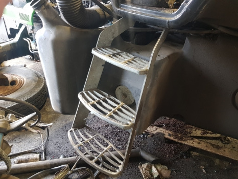 Deutz Fahr Agrotron M620,ttv,mk3, Cab Footstep 04428714.4/10 - Fottrinnet: bilde 5 Deutz Fahr Agrotron M620,ttv,mk3, Cab Footstep 04428714.4/10 - Fottrinnet: bilde 5