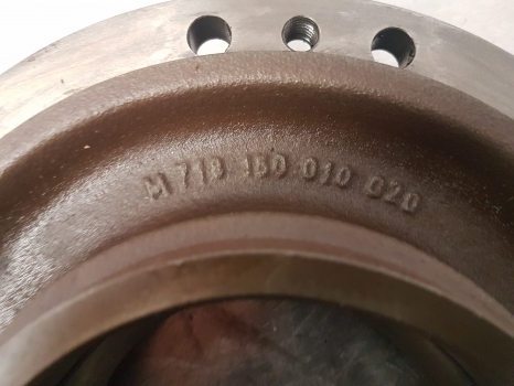 Fendt 818, 800 Series, Rear Axle Bearing Flange 718150010020, M718150010020 - Bakaksel: bilde 4 Fendt 818, 800 Series, Rear Axle Bearing Flange 718150010020, M718150010020 - Bakaksel: bilde 4
