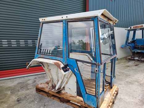 Ford 5600, 6600, 7600, 5000, 6000 Complete Cab, Fritzmeier Cab, Cab No58 - Førerhus: bilde 3 Ford 5600, 6600, 7600, 5000, 6000 Complete Cab, Fritzmeier Cab, Cab No58 - Førerhus: bilde 3