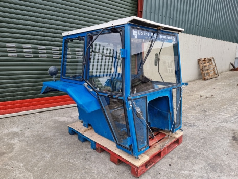 Ford 5610, 5110, 6410, 6610, 6710, 7410, 7610 Complete Lp Cab N54 - Førerhus: bilde 1 Ford 5610, 5110, 6410, 6610, 6710, 7410, 7610 Complete Lp Cab N54 - Førerhus: bilde 1