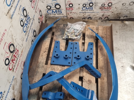Ford 8210, Front Mudguard Bracket Kit Carraro E6nn16c199ba - Fløy: bilde 5 Ford 8210, Front Mudguard Bracket Kit Carraro E6nn16c199ba - Fløy: bilde 5