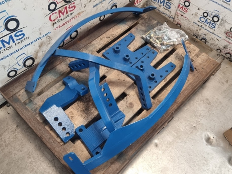 Ford 8210, Front Mudguard Bracket Kit Carraro E6nn16c199ba - Fløy: bilde 2 Ford 8210, Front Mudguard Bracket Kit Carraro E6nn16c199ba - Fløy: bilde 2