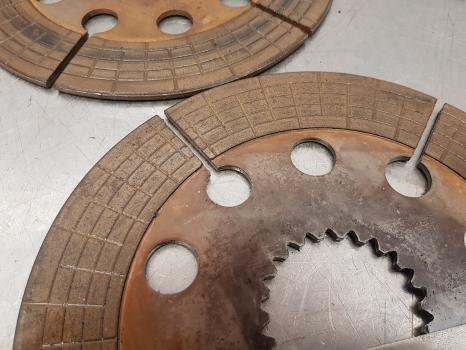 Ford 8430 10, 600, 40,ts Series, Brake Discs Kit E9nn2a097ba, E9nn2n315cb - Bremseskiv for Traktor: bilde 4 Ford 8430 10, 600, 40,ts Series, Brake Discs Kit E9nn2a097ba, E9nn2n315cb - Bremseskiv for Traktor: bilde 4
