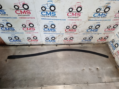 Ford Sq Cab, 10, Tw, 30 Cab Mudguard Seal E4nn16r322ab, E4nn16r322ac - Fløy: bilde 1 Ford Sq Cab, 10, Tw, 30 Cab Mudguard Seal E4nn16r322ab, E4nn16r322ac - Fløy: bilde 1