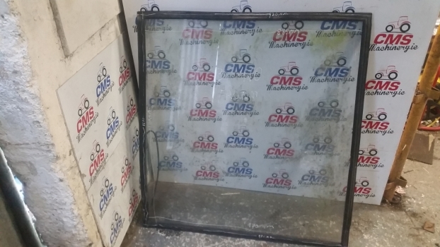 Jcb 410 Loader Cab Front Window Windscreen. Please Check By Photos. - Frontrute for Hjullaster: bilde 1 Jcb 410 Loader Cab Front Window Windscreen. Please Check By Photos. - Frontrute for Hjullaster: bilde 1
