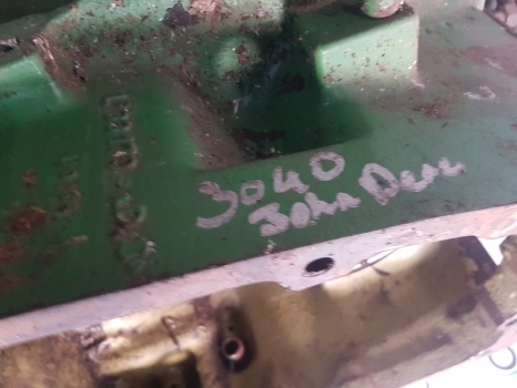 John Deere 3040, 2040, 2140, 1840, 1640 Clutch Housing L33179, Al28740, L39493 - Clutch og deler for Traktor: bilde 4 John Deere 3040, 2040, 2140, 1840, 1640 Clutch Housing L33179, Al28740, L39493 - Clutch og deler for Traktor: bilde 4