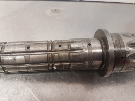 John Deere 40, 50, 51, 41 Series 1950, 2650,transmission Drive Shaft L41630 - Transmisjon: bilde 4 John Deere 40, 50, 51, 41 Series 1950, 2650,transmission Drive Shaft L41630 - Transmisjon: bilde 4