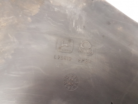 John Deere 6610, 6410, 6200, 6300, 6400, 6500, 6110 Air Duct Pipe Lhs L75819 - Varme/ Ventilasjon for Traktor: bilde 4 John Deere 6610, 6410, 6200, 6300, 6400, 6500, 6110 Air Duct Pipe Lhs L75819 - Varme/ Ventilasjon for Traktor: bilde 4