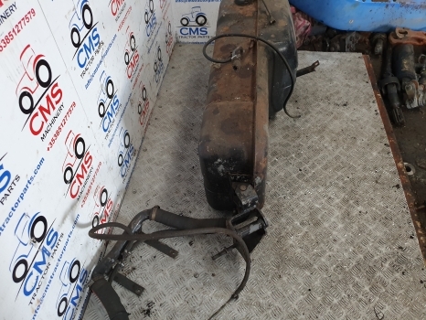Lamborghini 1106 4wd Right Hand Side Diesel Tank 0.257.8143.3/40 - Drivstofftank for Traktor: bilde 3 Lamborghini 1106 4wd Right Hand Side Diesel Tank 0.257.8143.3/40 - Drivstofftank for Traktor: bilde 3