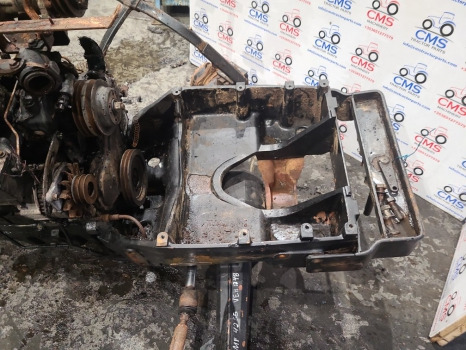 Massey Ferguson 4245, 4255, 4265 Front Axle Support Frame Bolster 3813154m91 - Fjæring: bilde 1 Massey Ferguson 4245, 4255, 4265 Front Axle Support Frame Bolster 3813154m91 - Fjæring: bilde 1
