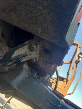 Massey Ferguson 4355, 4255, 4345 Front Axle Support Frame Bolster 3800432m3 - Fjæring: bilde 1 Massey Ferguson 4355, 4255, 4345 Front Axle Support Frame Bolster 3800432m3 - Fjæring: bilde 1