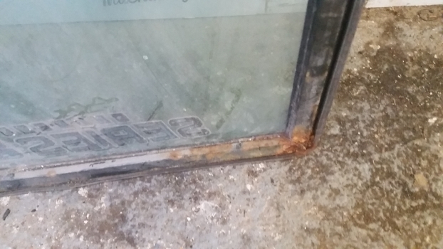 Massey Ferguson 50 Hx S Cab Rear Window Left Assembly - Vindu og deler for Traktorgraver: bilde 4 Massey Ferguson 50 Hx S Cab Rear Window Left Assembly - Vindu og deler for Traktorgraver: bilde 4