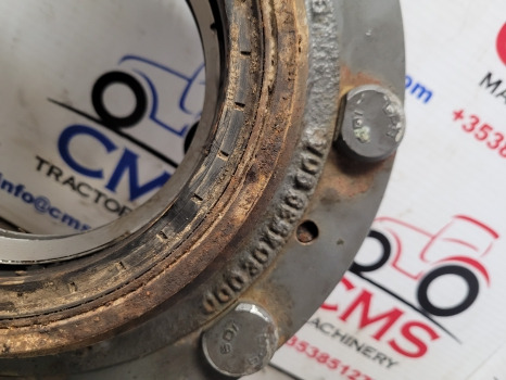 Massey Ferguson 5450, 5609 Front Axle Hub Bolt Plate 7330600701, 733.06.007.01 - Foraksel: bilde 5 Massey Ferguson 5450, 5609 Front Axle Hub Bolt Plate 7330600701, 733.06.007.01 - Foraksel: bilde 5