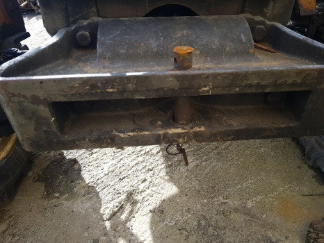 Massey Ferguson 5455, 5445, 5612, 5712, 5713 Front Weight Carrier 4270492m1 - Motvekt: bilde 2 Massey Ferguson 5455, 5445, 5612, 5712, 5713 Front Weight Carrier 4270492m1 - Motvekt: bilde 2