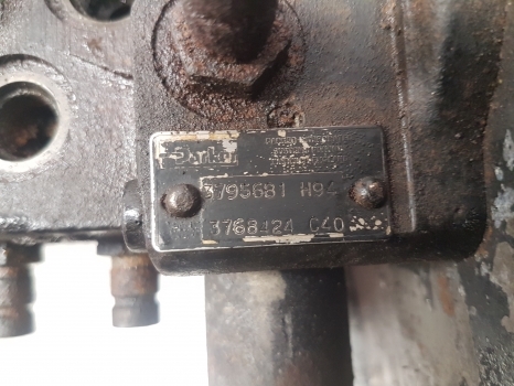 Massey Ferguson 5455 Wet Clutch Pressure Valve 3795681m14 - Clutch og deler for Traktor: bilde 5 Massey Ferguson 5455 Wet Clutch Pressure Valve 3795681m14 - Clutch og deler for Traktor: bilde 5