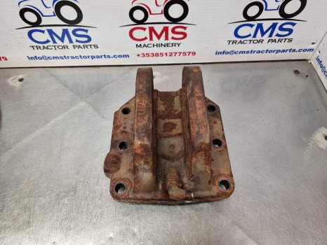 Massey Ferguson 6180, 6170, 3000, 6000 Series, Top Link Bracket 3382015m2 - Fjæring: bilde 1 Massey Ferguson 6180, 6170, 3000, 6000 Series, Top Link Bracket 3382015m2 - Fjæring: bilde 1