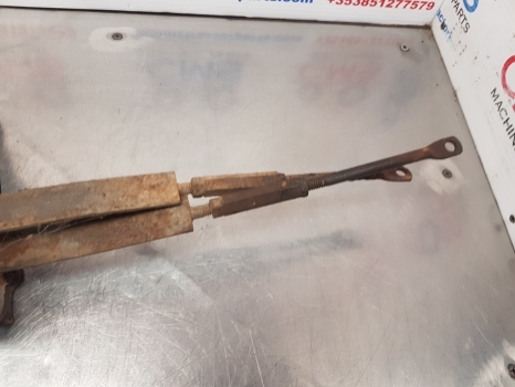 Massey Ferguson 690, 8650, 460 Draft Position Controls 1679918m91, 1679927m93 - Hydraulikk for Traktor: bilde 5 Massey Ferguson 690, 8650, 460 Draft Position Controls 1679918m91, 1679927m93 - Hydraulikk for Traktor: bilde 5