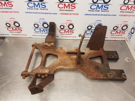 Mccormick Mc115, Mc95, Mc105 Bonnet, Hood Support 358001a1, 706569a2, 704107a2 - Panser for Traktor: bilde 2 Mccormick Mc115, Mc95, Mc105 Bonnet, Hood Support 358001a1, 706569a2, 704107a2 - Panser for Traktor: bilde 2