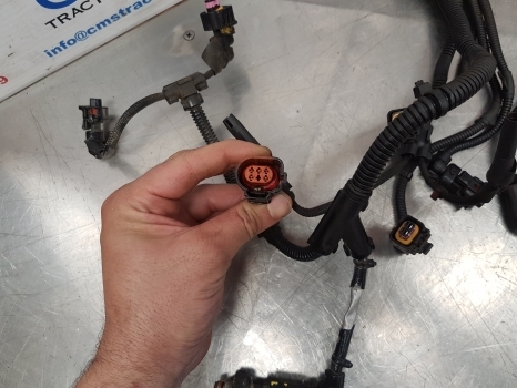 New Holland T5.95 Engine Wiring Loom 5801522047, 504388404 - Kabel/ Ledninger for Traktor: bilde 4 New Holland T5.95 Engine Wiring Loom 5801522047, 504388404 - Kabel/ Ledninger for Traktor: bilde 4