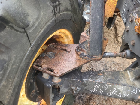 Valtra S230, S240, S260 S280 Front Mudguard Bracket Kit V34826600, V34826700 - Fløy: bilde 2 Valtra S230, S240, S260 S280 Front Mudguard Bracket Kit V34826600, V34826700 - Fløy: bilde 2