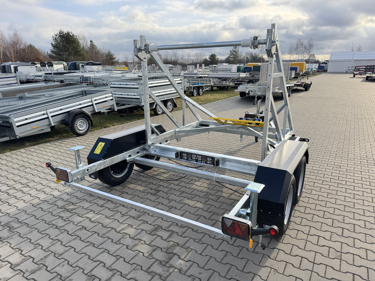 LORRIES TPB35-4925 + wciągarka elektryczna | 3500kg - Kabelhenger: bilde 4 LORRIES TPB35-4925 + wciągarka elektryczna | 3500kg - Kabelhenger: bilde 4