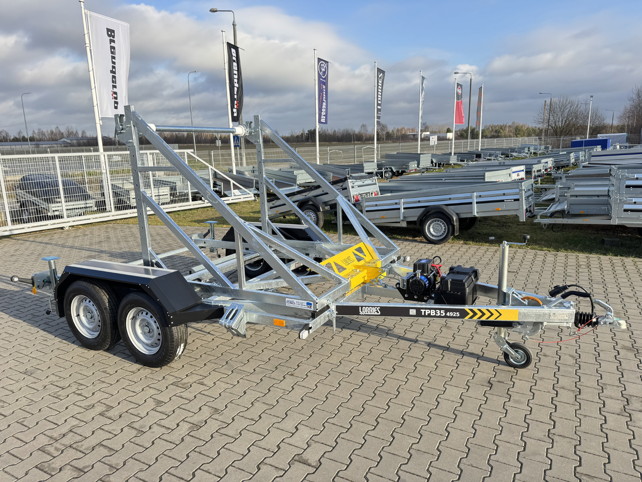 LORRIES TPB35-4925 + wciągarka elektryczna | 3500kg - Kabelhenger: bilde 1 LORRIES TPB35-4925 + wciągarka elektryczna | 3500kg - Kabelhenger: bilde 1