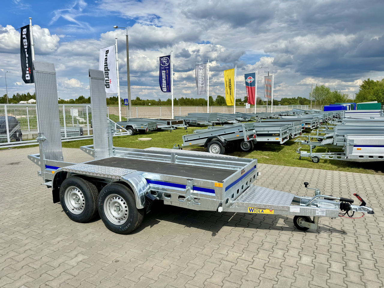 Wiola B2730 GVW 2700 kg machine transporter mini excavator 292x142 cm - Maskinhenger: bilde 1 Wiola B2730 GVW 2700 kg machine transporter mini excavator 292x142 cm - Maskinhenger: bilde 1