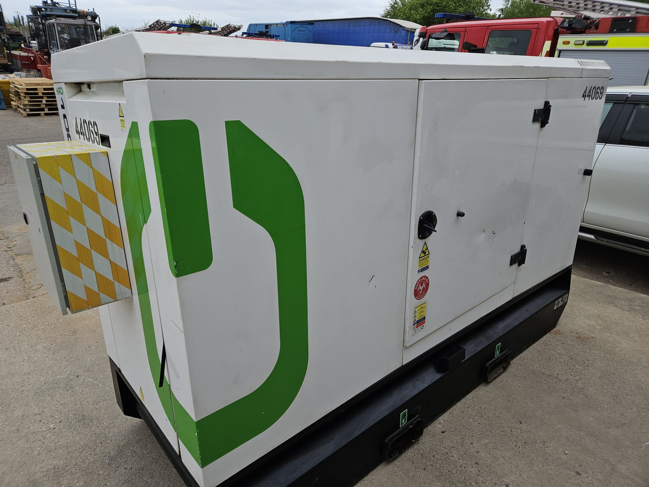 HGI 100KVA PERKINS GENERATOR DIESEL SILENT RENTAL SPECIFICATION HGI 100KVA PERKINS GENERATOR DIESEL SILENT RENTAL SPECIFICATION - Elektrisk generator: bilde 2 HGI 100KVA PERKINS GENERATOR DIESEL SILENT RENTAL SPECIFICATION HGI 100KVA PERKINS GENERATOR DIESEL SILENT RENTAL SPECIFICATION - Elektrisk generator: bilde 2