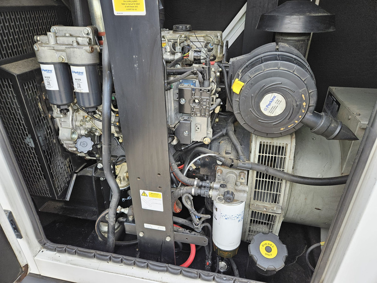 HGI 100KVA PERKINS GENERATOR DIESEL SILENT RENTAL SPECIFICATION HGI 100KVA PERKINS GENERATOR DIESEL SILENT RENTAL SPECIFICATION - Elektrisk generator: bilde 4 HGI 100KVA PERKINS GENERATOR DIESEL SILENT RENTAL SPECIFICATION HGI 100KVA PERKINS GENERATOR DIESEL SILENT RENTAL SPECIFICATION - Elektrisk generator: bilde 4