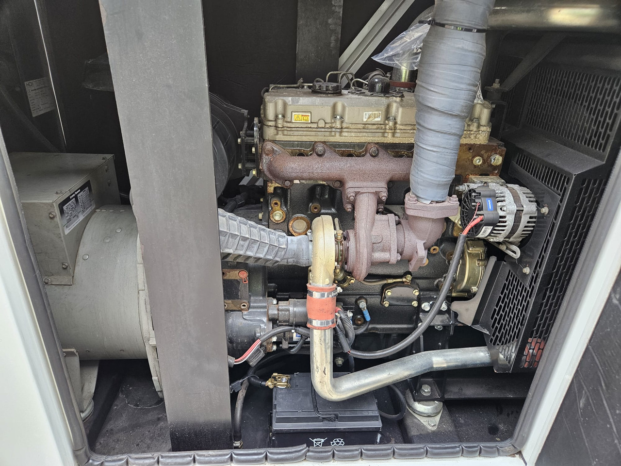 HGI 100KVA PERKINS GENERATOR DIESEL SILENT RENTAL SPECIFICATION HGI 100KVA PERKINS GENERATOR DIESEL SILENT RENTAL SPECIFICATION - Elektrisk generator: bilde 3 HGI 100KVA PERKINS GENERATOR DIESEL SILENT RENTAL SPECIFICATION HGI 100KVA PERKINS GENERATOR DIESEL SILENT RENTAL SPECIFICATION - Elektrisk generator: bilde 3