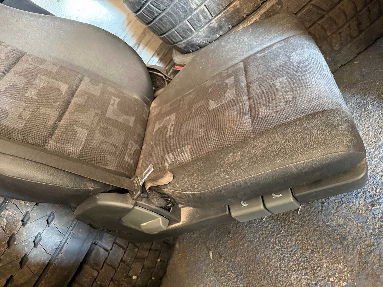Foteli siedzenia komplet Mercedes Actros nowe - Sete for Lastebil: bilde 3 Foteli siedzenia komplet Mercedes Actros nowe - Sete for Lastebil: bilde 3