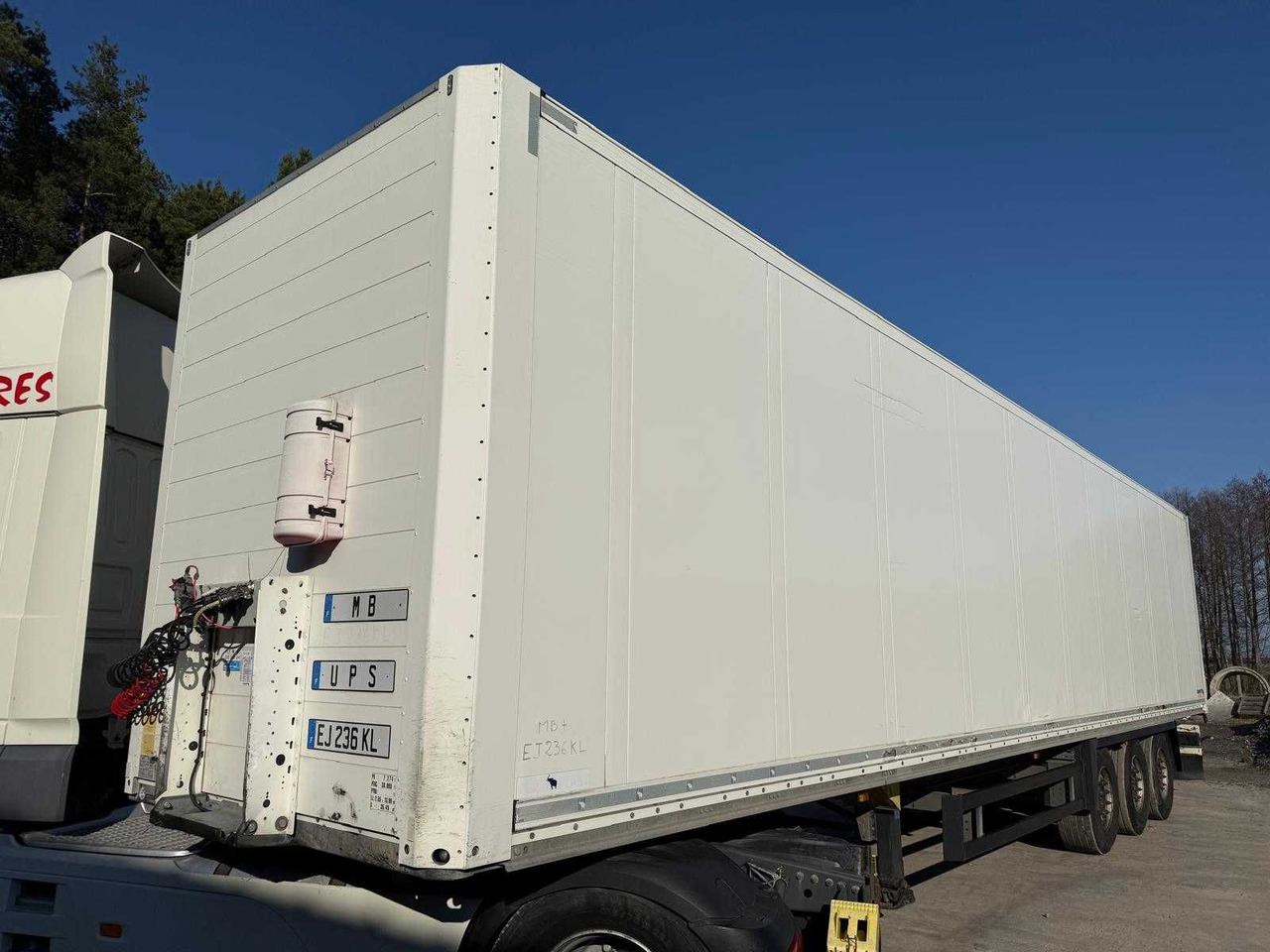 Schmitz Izoterma Kontener Box, 2017r, roleta , 481083 km , z Francji - Isotermisk semitrailer: bilde 1 Schmitz Izoterma Kontener Box, 2017r, roleta , 481083 km , z Francji - Isotermisk semitrailer: bilde 1