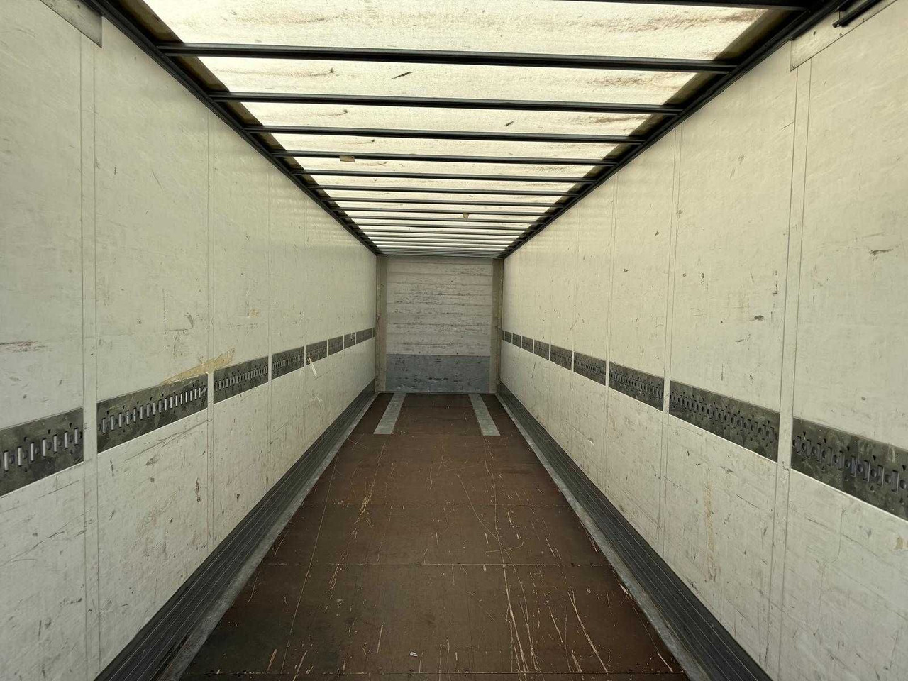 Schmitz Izoterma Kontener Box, 2017r, roleta , 481083 km , z Francji - Skapsemi: bilde 2 Schmitz Izoterma Kontener Box, 2017r, roleta , 481083 km , z Francji - Skapsemi: bilde 2