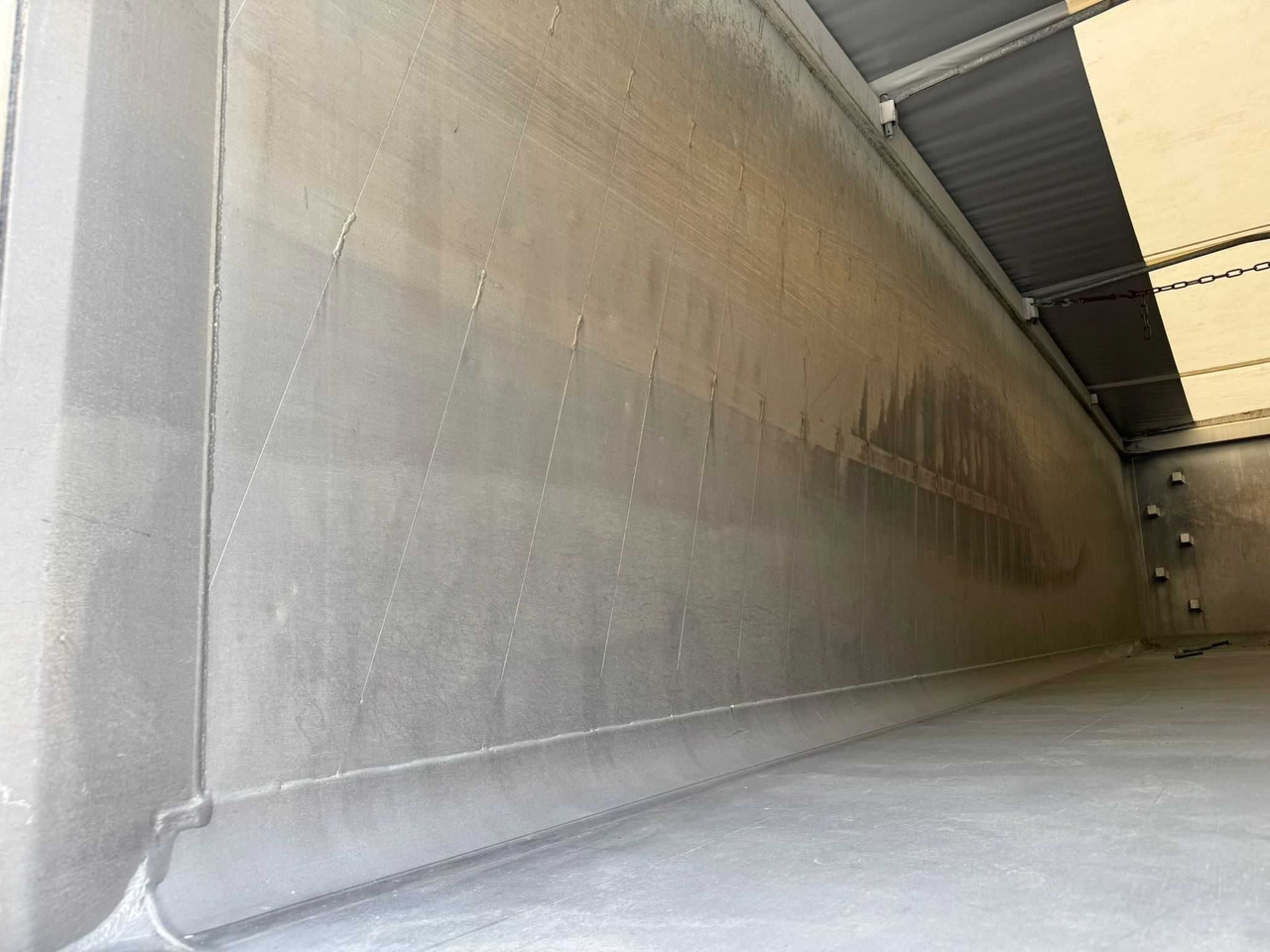 Wywrotka Schmitz 59 m3, 2018 rok, oś podnoszona, drzwi z Francji - Tippsemi: bilde 3 Wywrotka Schmitz 59 m3, 2018 rok, oś podnoszona, drzwi z Francji - Tippsemi: bilde 3