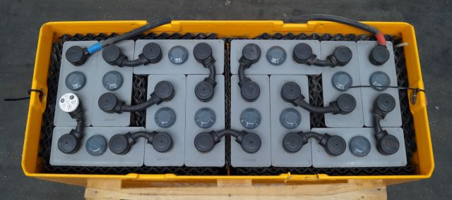 Hawker unknown | Battery 24V560Ah 4PZV560 year 2020 weight 515 kg Battery 24V560Ah 4PZV560 year 2020 weight 515 kg - Batteri for Materialhåndteringsutstyr: bilde 2 Hawker unknown | Battery 24V560Ah 4PZV560 year 2020 weight 515 kg Battery 24V560Ah 4PZV560 year 2020 weight 515 kg - Batteri for Materialhåndteringsutstyr: bilde 2
