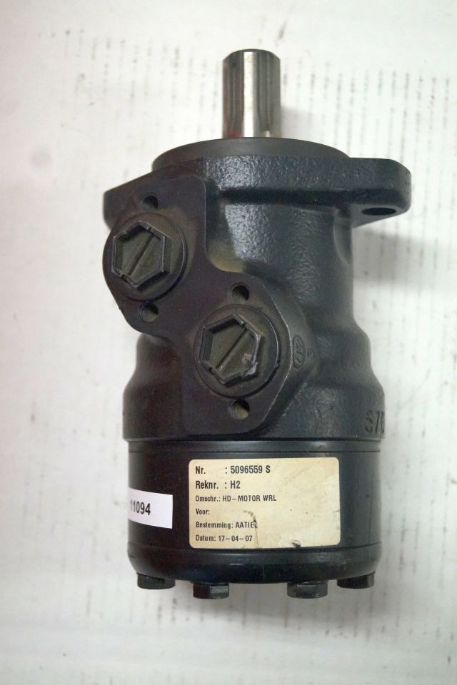Jungheinrich 26906940 | Stuur motor Steering motor WRL reachtruck till year 2003 Stuur motor Steering motor WRL reachtruck till year 2003 - Hydraulisk motor for Materialhåndteringsutstyr: bilde 1 Jungheinrich 26906940 | Stuur motor Steering motor WRL reachtruck till year 2003 Stuur motor Steering motor WRL reachtruck till year 2003 - Hydraulisk motor for Materialhåndteringsutstyr: bilde 1